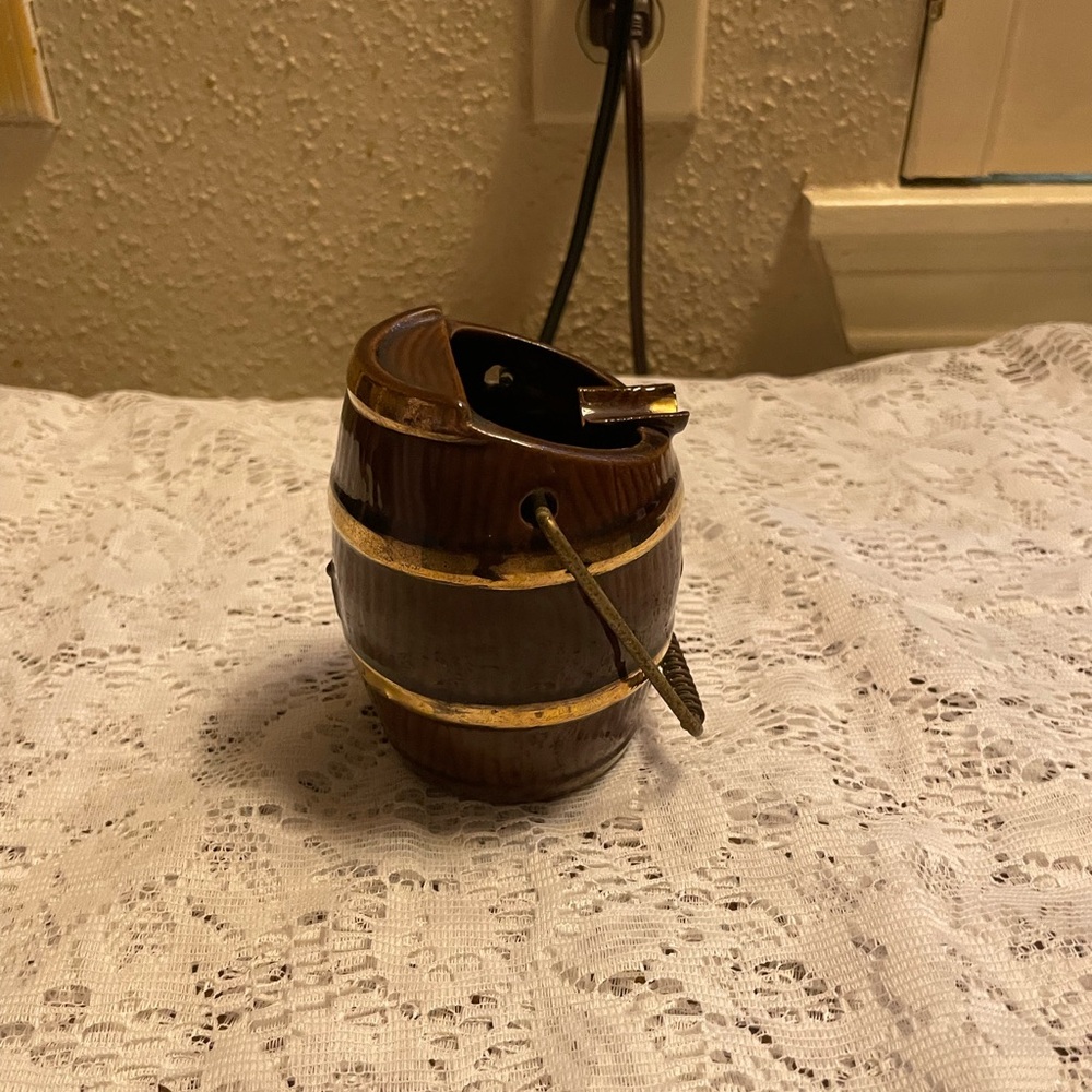 Vintage Porcelain Whiskey Barrel Ash Tray